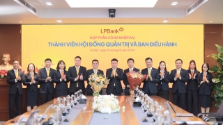 LPBank họp phân công nhiệm vụ cho các thành viên HĐQT và Ban điều hành 