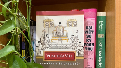 Tìm hiểu về đời sống và bí ẩn cung đình của vua chúa Việt xưa