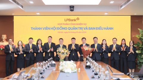 LPBank họp phân công nhiệm vụ cho các thành viên HĐQT và Ban điều hành 