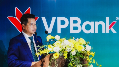 'Chí', 'Dũng' và 'chiếc áo chật' của Chủ tịch VPBank