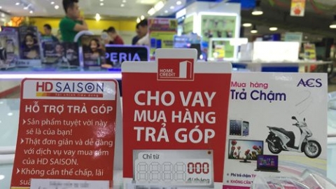 Cho vay tiêu dùng: Đi qua vùng trũng, còn vương nhiều vết 'bùn'